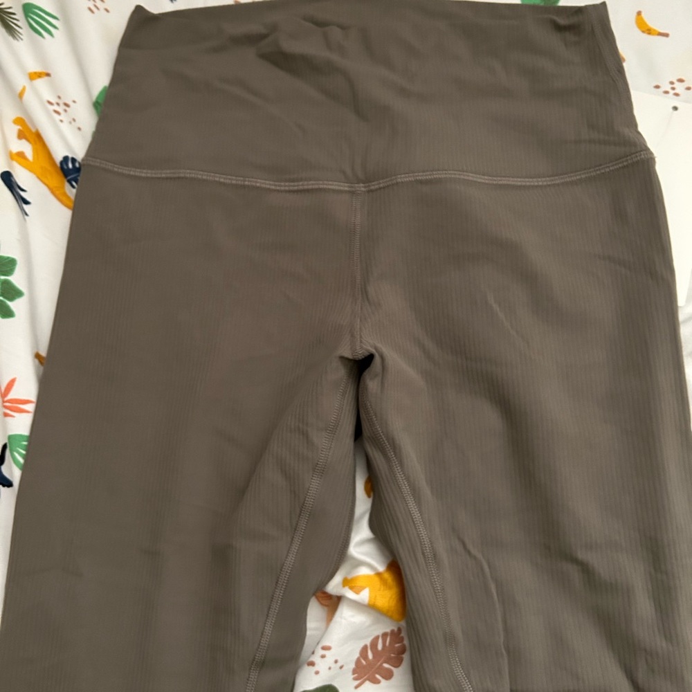 Lululemon Align Ribbed Carbon Dust Crop 23” New